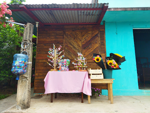 Dulcería Dulceria y arreglos florales Yólotl